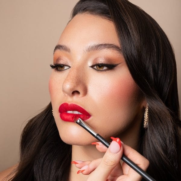 _E0A7612-lesssaturated glamorous hair and makeup, soft glam makeup, blowout hair